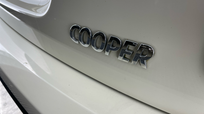 MINI Hatchback 1.5 Cooper Classic 5dr Auto Petrol Hatchback